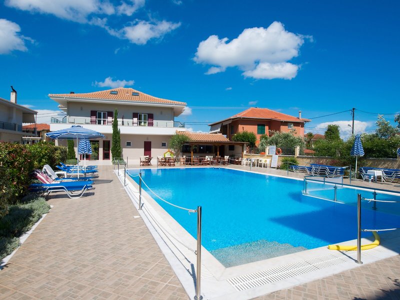 Christina Studios & Apartments 12