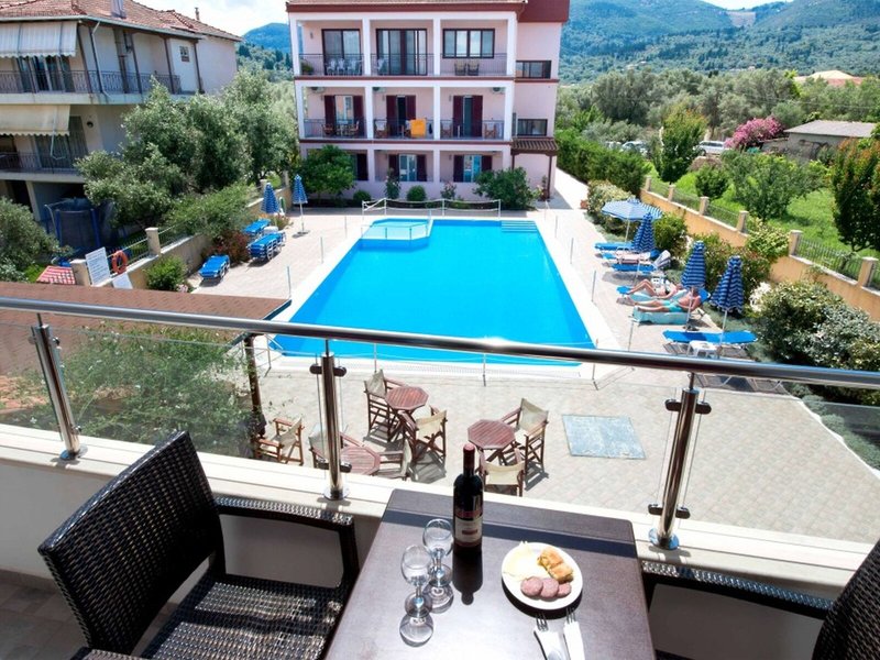 Christina Studios & Apartments 14