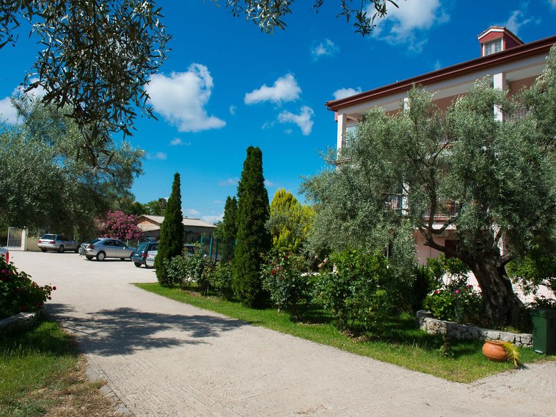 Christina Studios & Apartments 27