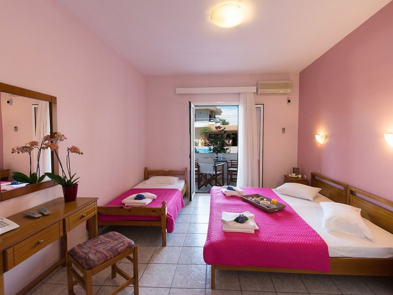 Christina Studios & Apartments 37