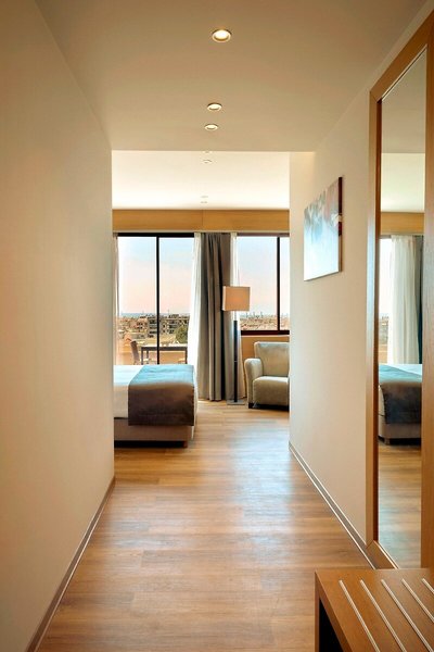 Lazart Hotel 32