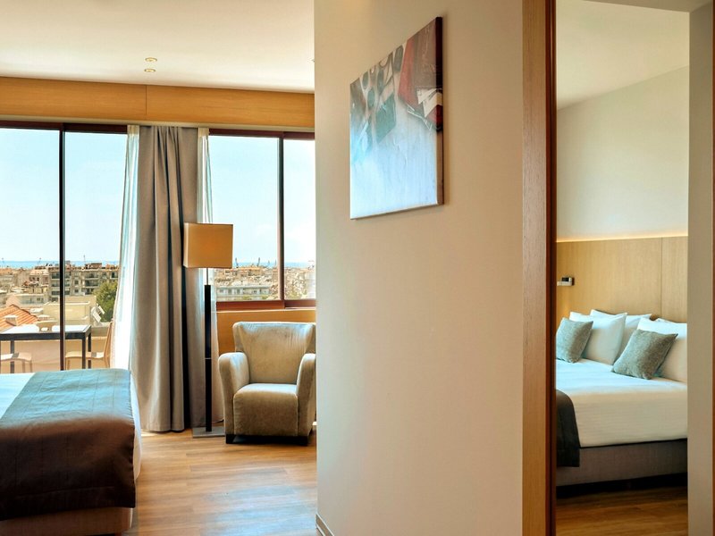 Lazart Hotel 33