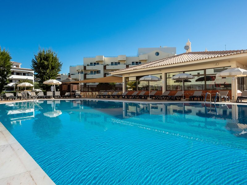Oceanus Aparthotel 16
