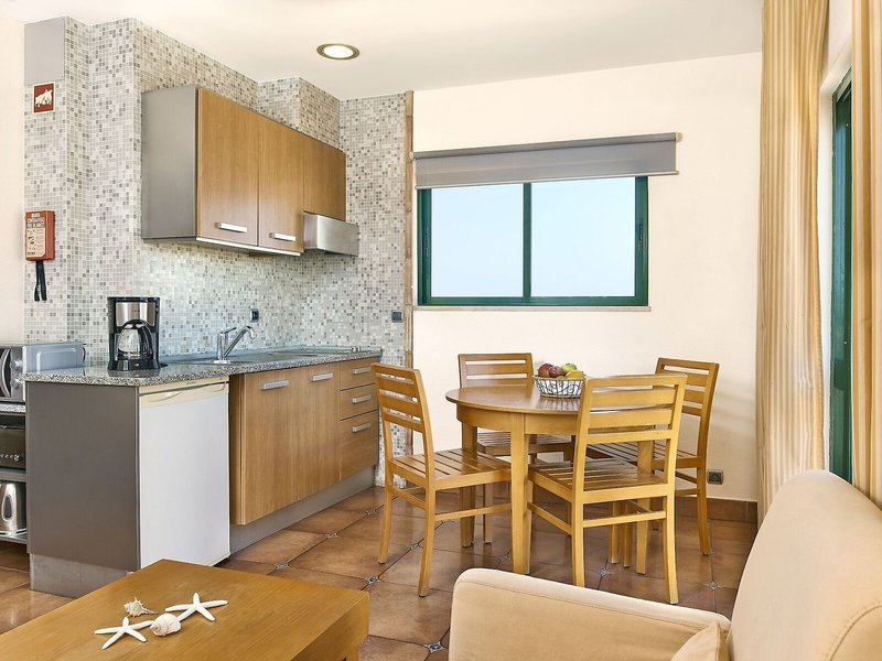 Oceanus Aparthotel 25