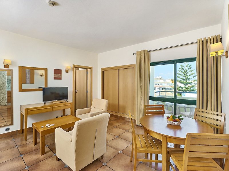 Oceanus Aparthotel 26