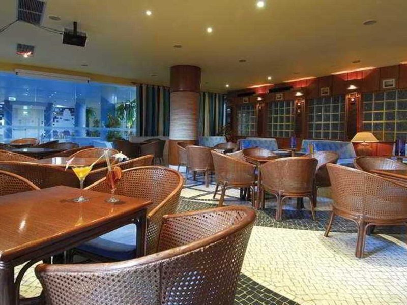 Oceanus Aparthotel 32