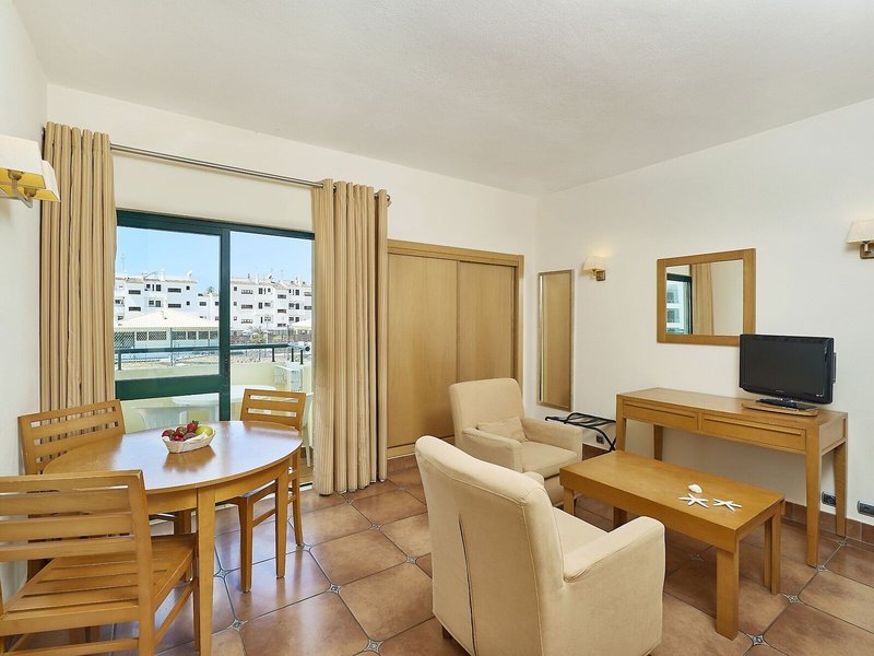Oceanus Aparthotel 33