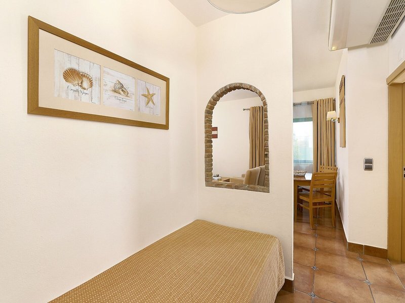 Oceanus Aparthotel 39