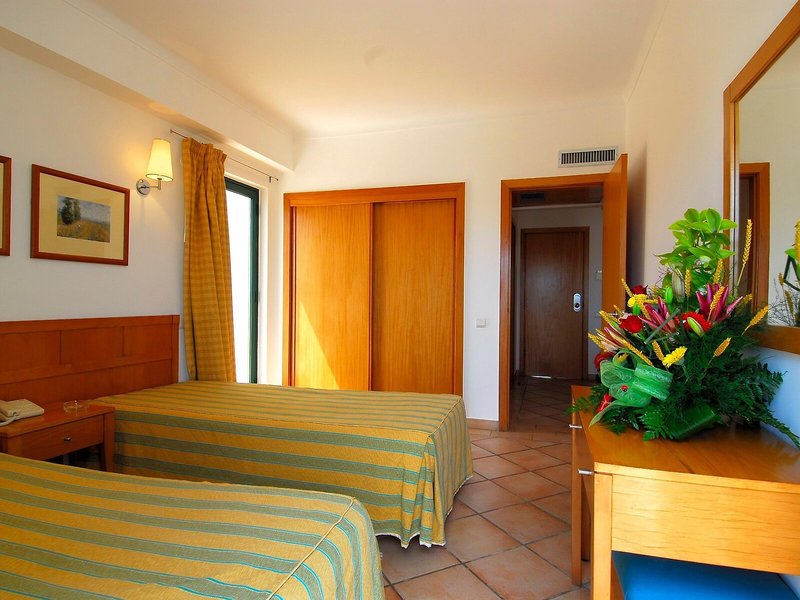 Oceanus Aparthotel 41