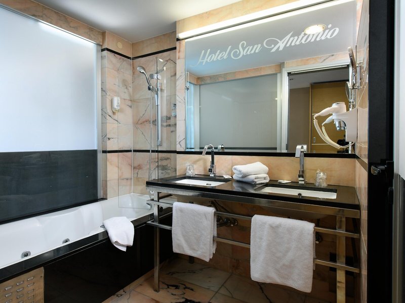 San Antonio Hotel 50