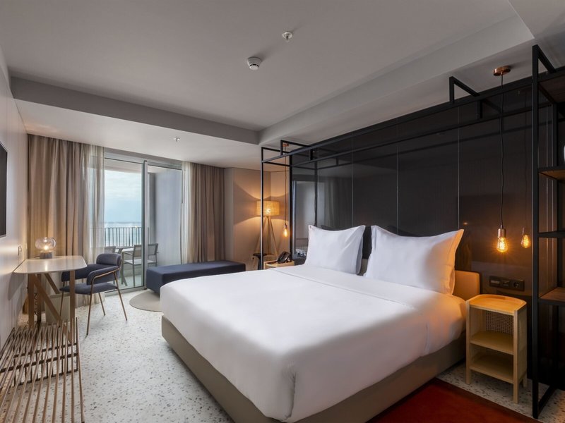 Madeira Regency Club 44