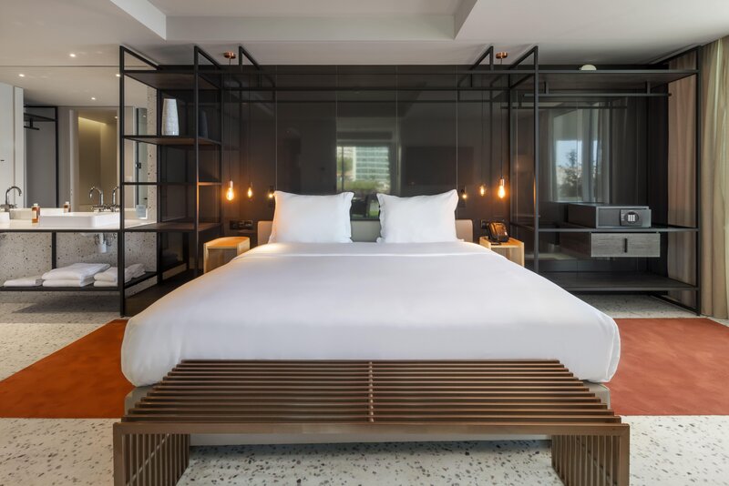 Madeira Regency Club 48