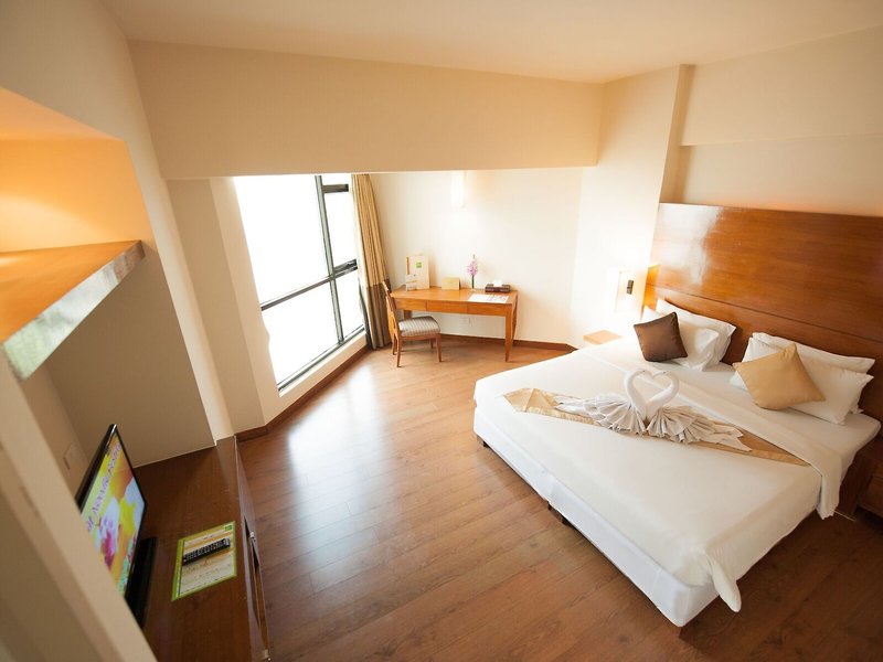 The Seasons Pattaya 35