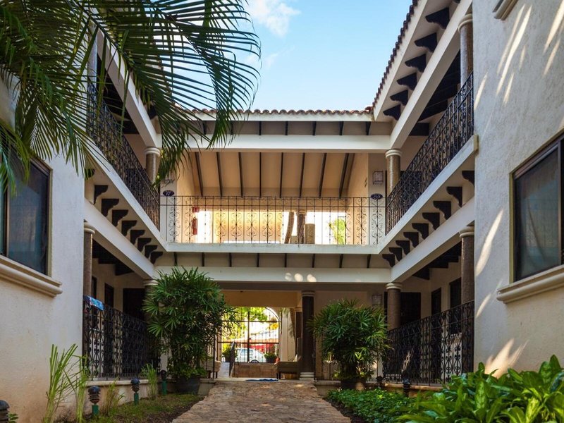 Hotel Nina & Beach Club  1