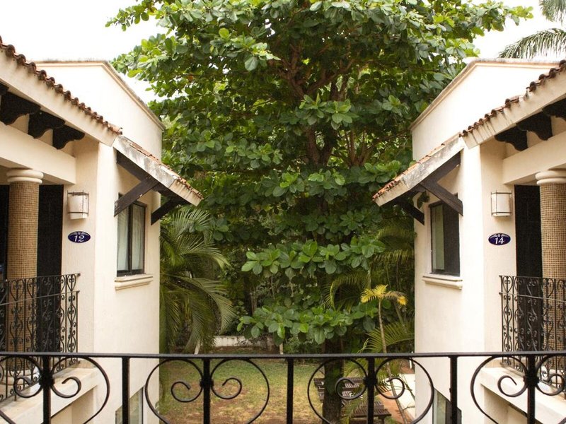 Hotel Nina & Beach Club  2