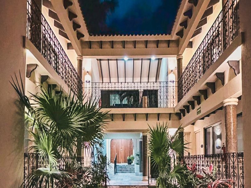 Hotel Nina & Beach Club  4