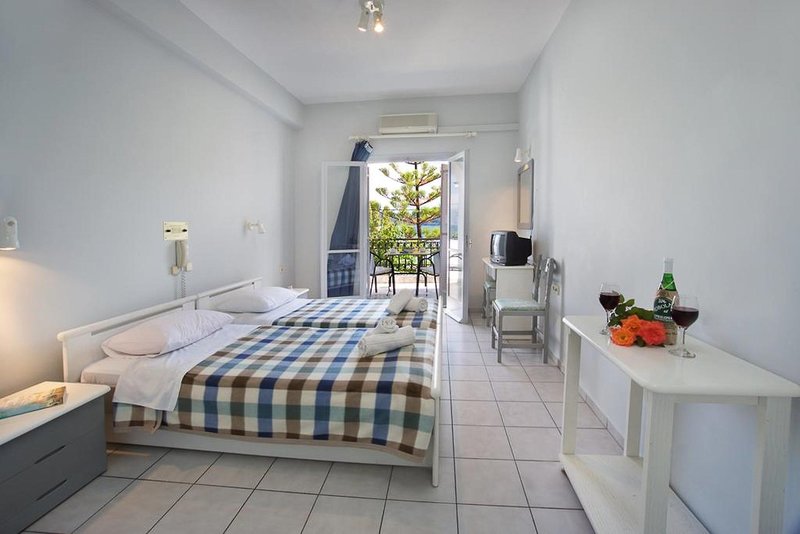Athina 2 - Room Example