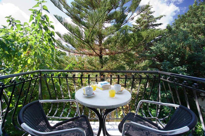 Athina 3 - Room Example