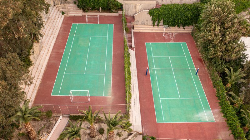 Athina Palace Resort & Spa 9