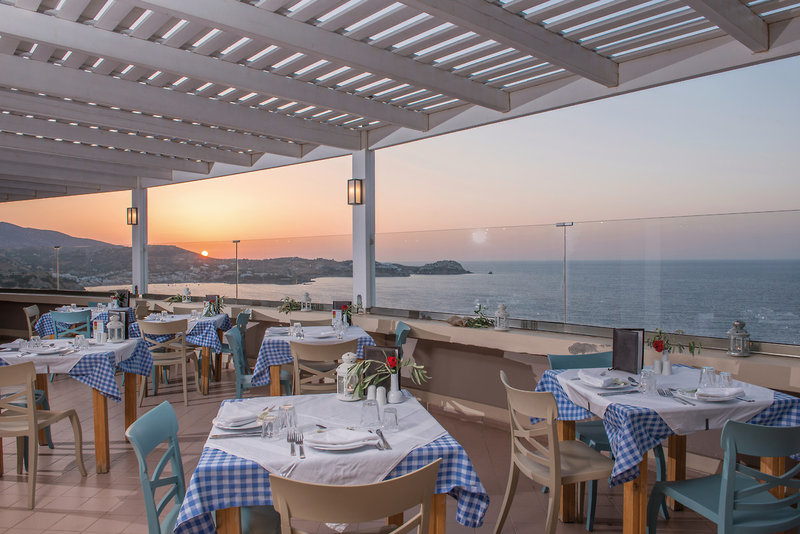Athina Palace Resort & Spa 4