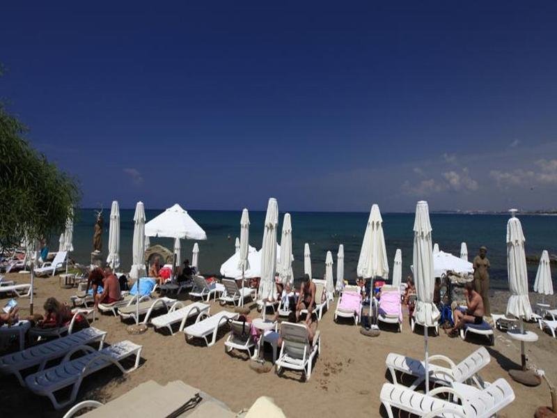 Leda Beach Hotel 3