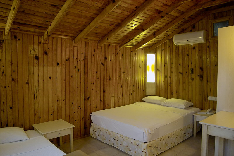 Leda Beach Hotel 10