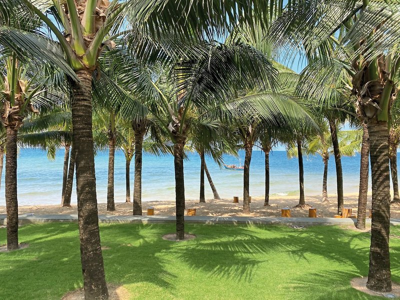 Dusit Princess Moonrise Beach Resort 10