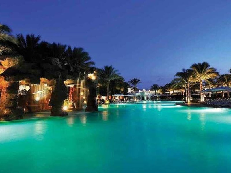 Baron Palms Resort 17 - Outdoor Pool