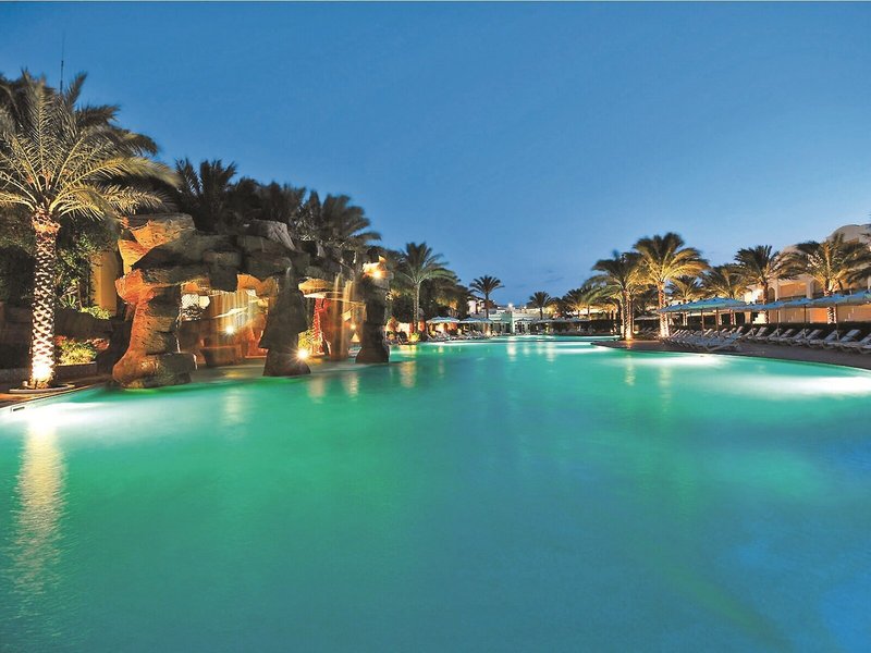 Baron Palms Resort 19 - Outdoor Pool