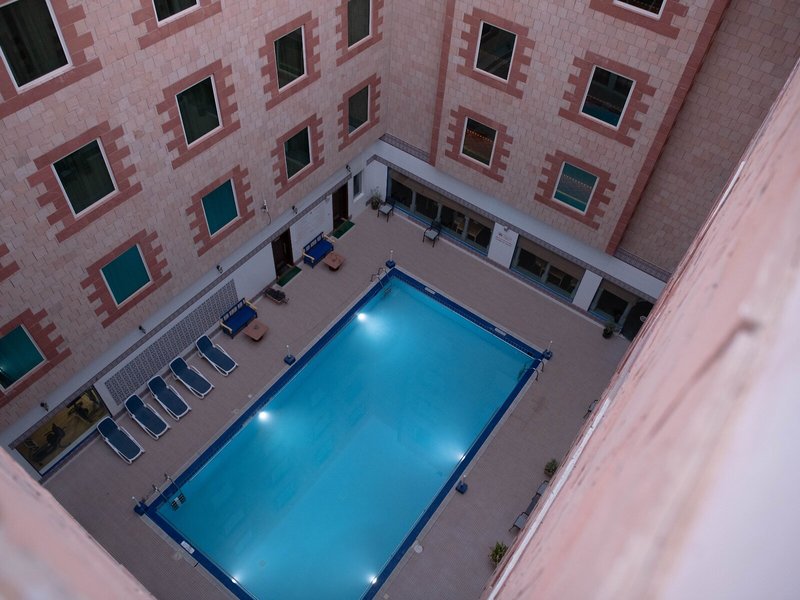 Ramee Guestline Hotel Qurum 9
