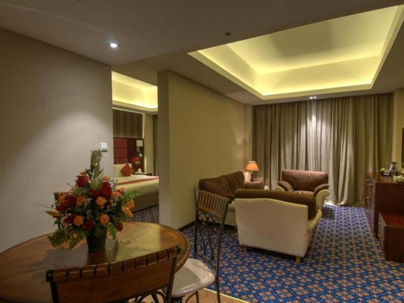 Ramee Guestline Hotel Qurum 16