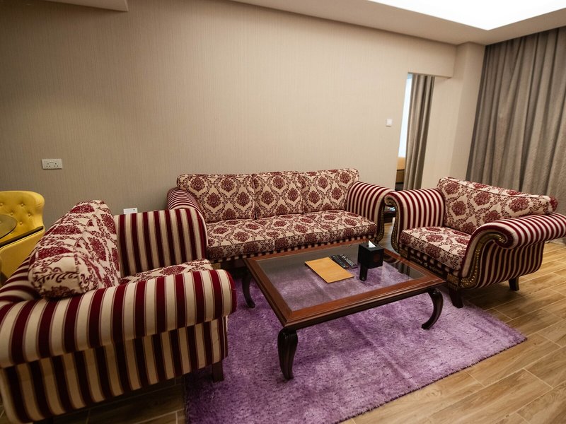 Ramee Guestline Hotel Qurum 30