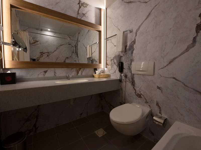 Ramee Guestline Hotel Qurum 41