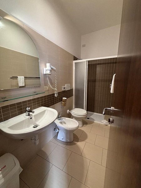 Elios 36 - Bathroom Example