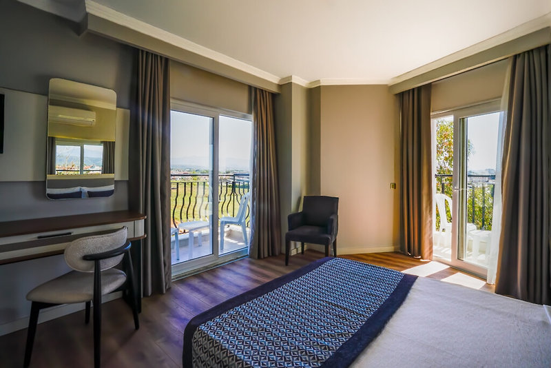 Q Ella Beach Hotel 9