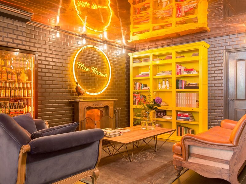 Max Brown Hotel Canal District 10 - Room Example