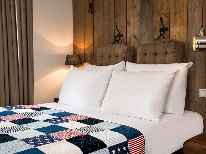 Max Brown Hotel Canal District 13 - Room Example