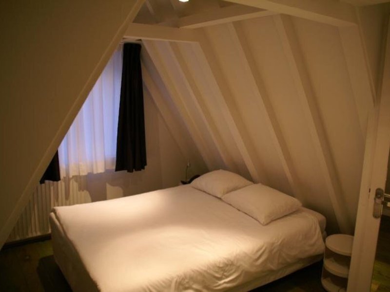 Max Brown Hotel Canal District 14 - Room Example