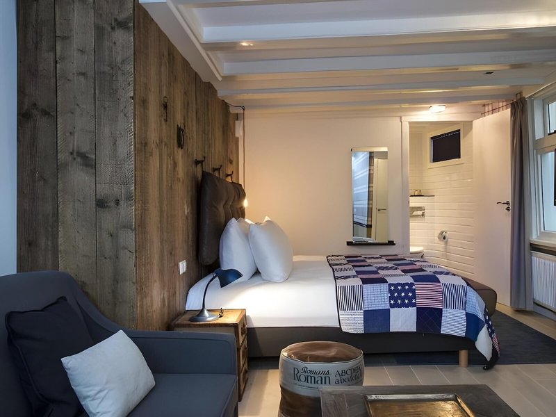 Max Brown Hotel Canal District 15 - Room Example