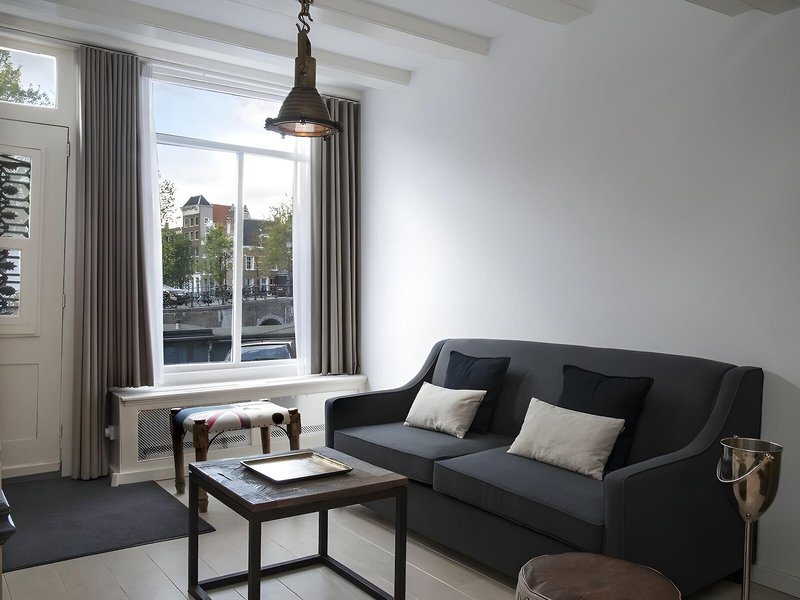 Max Brown Hotel Canal District 19 - Room Example