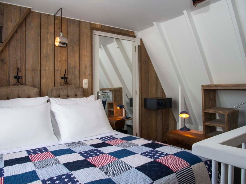 Max Brown Hotel Canal District 27 - Room Example