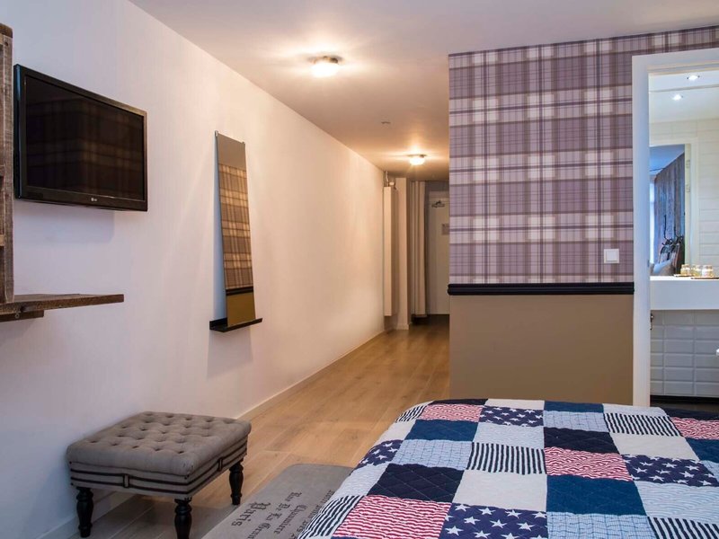 Max Brown Hotel Canal District 35 - Room Example