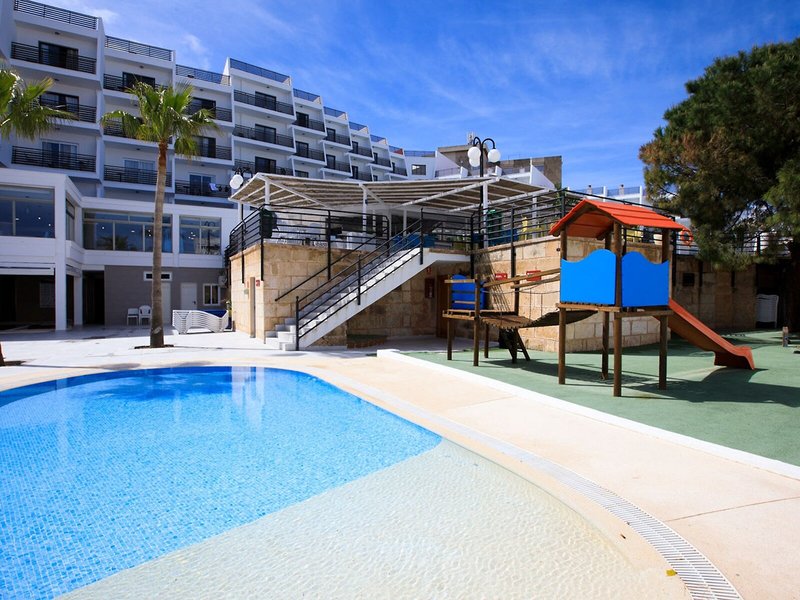 Palmanova Suites by TRH