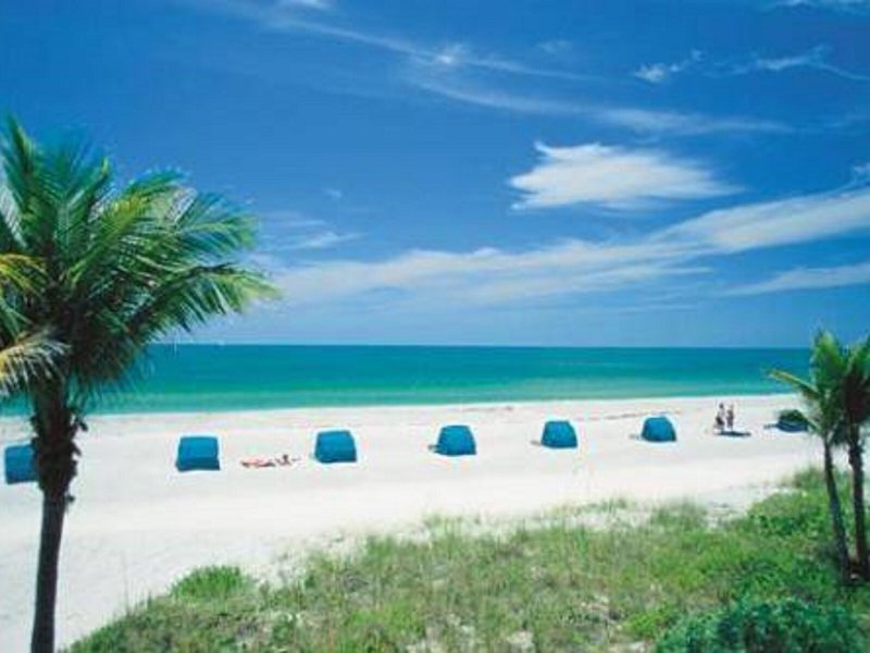 Beachcomber Beach Resort 12