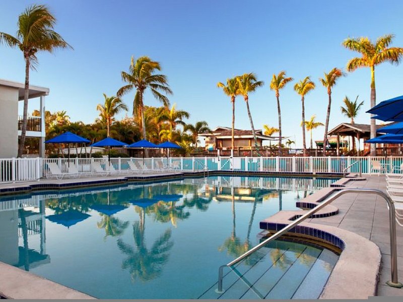 Beachcomber Beach Resort 17