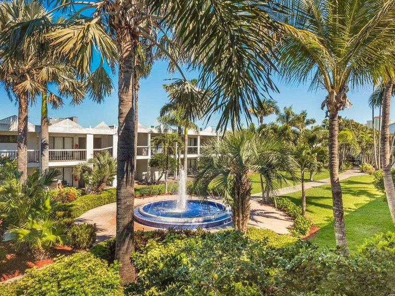 Beachcomber Beach Resort 28