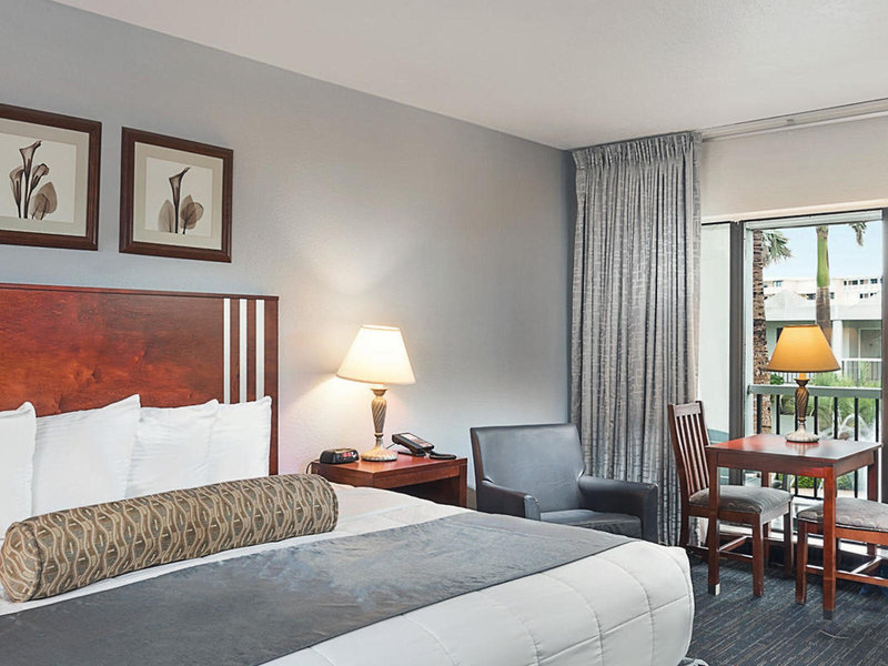 Beachcomber Beach Resort 38