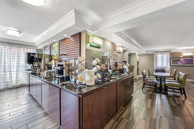 La Quinta Inn by Wyndham Miami Airport North 2