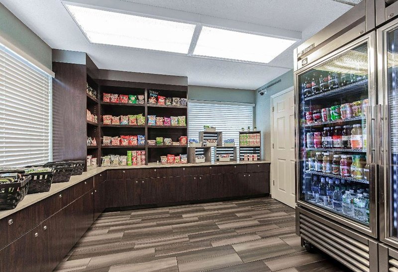 La Quinta Inn by Wyndham Miami Airport North 10