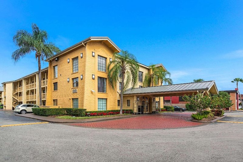 La Quinta Inn by Wyndham Miami Airport North 14